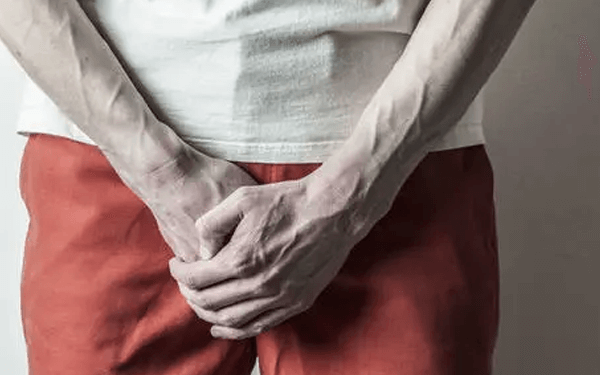 男性睾丸下垂松弛是因为前列腺炎吗？