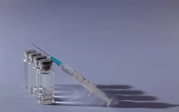 打完科兴新冠疫苗一周后发烧39度如何应对？
