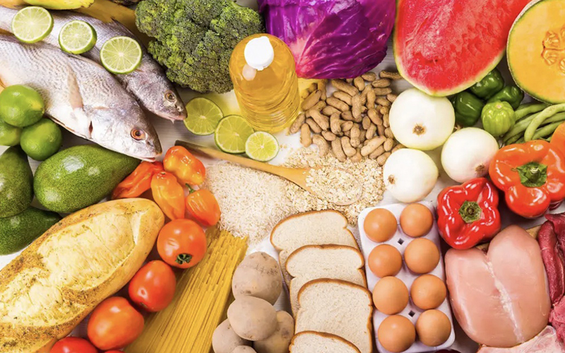 新鲜的果蔬及其他富含蛋白质维生素E的食物