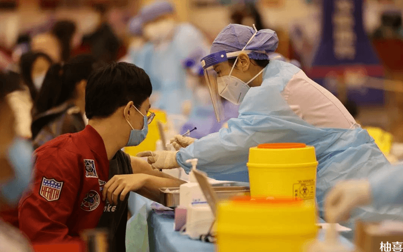 湖南省14岁中学生不能打新冠疫苗