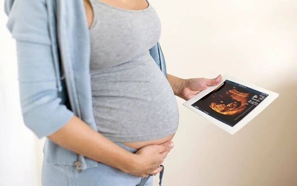 臀位顺产分娩过程中有什么风险？