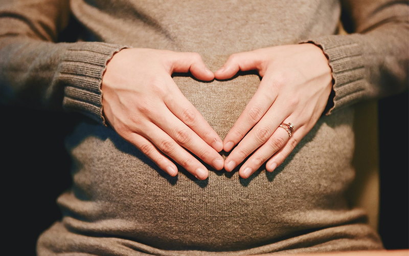 女性通过接受4bb囊胚移植手术成功怀孕