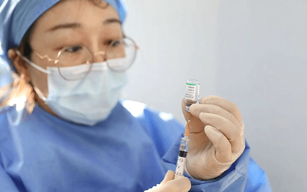 焦虑症患者服用来士普注射新冠疫苗会有不良影响吗?