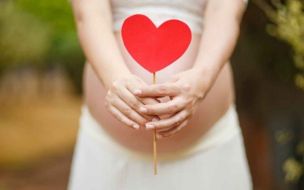 37岁孕妇分娩三胎采用剖腹产生危险吗？