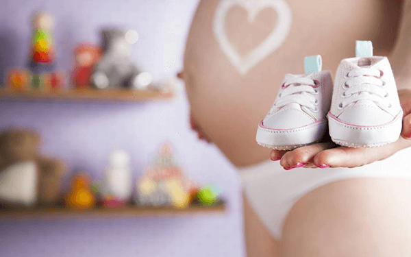 怀孕初期的孕妇在夏季可以光脚穿凉鞋吗?