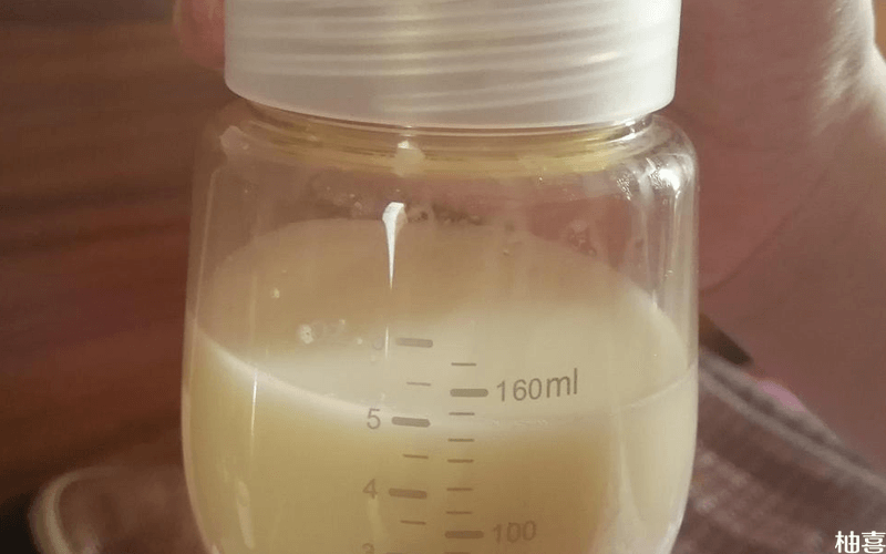 新生儿的奶量