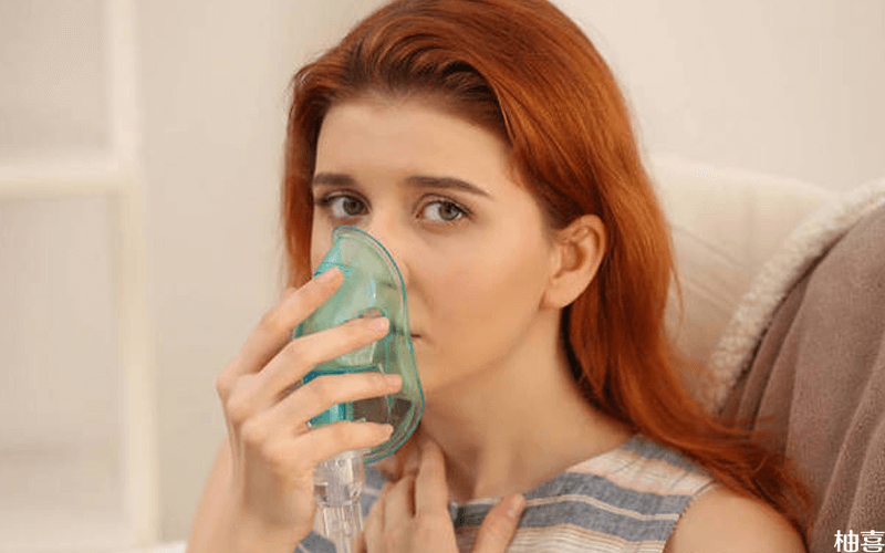 女性哮喘发作