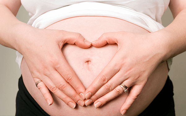 做四维彩超的时候怎样让胎儿在腹内快速翻身?