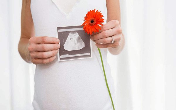 怎样能自己在家测出是否出现胎停现象？