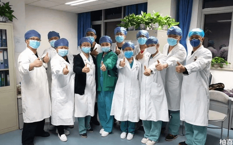 新疆维吾尔自治区人民医院医生和护士