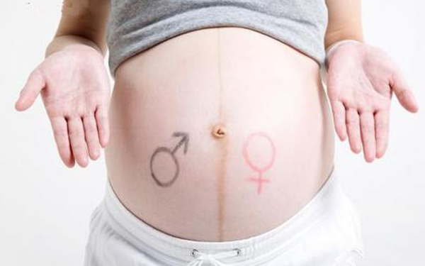 听说怀孕肚形可以看男女，肚子平的是生男还是生女?