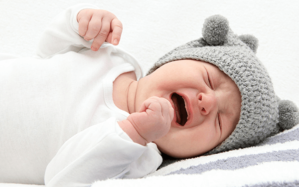 2岁宝宝发高烧导致抽搐怎么采取急救措施?