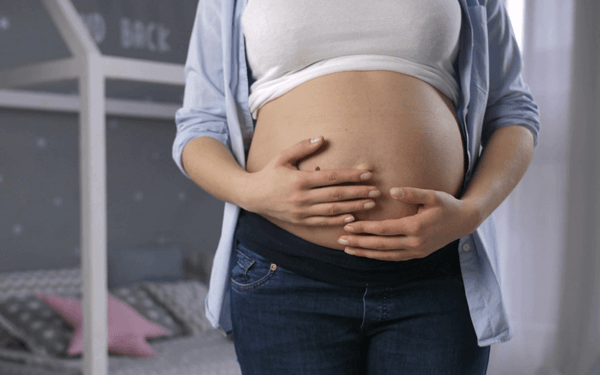 胎宝宝饥饿时会在妈妈腹中发出哪些明显的信号？