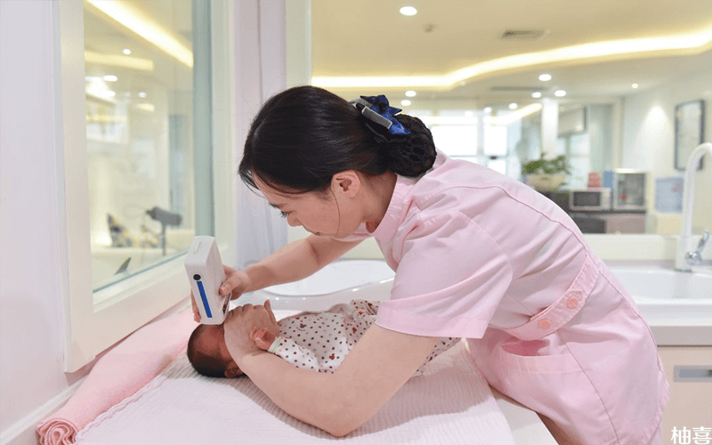 新生婴儿1至7天的护理方法