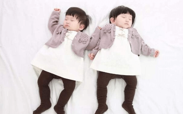 双胞胎的寿命普遍比单胎短是真的吗？