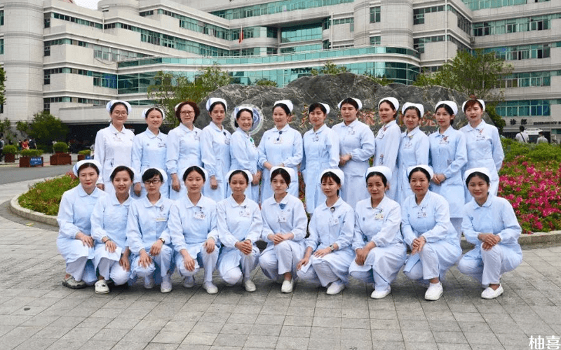 深圳中山医院医生和护士