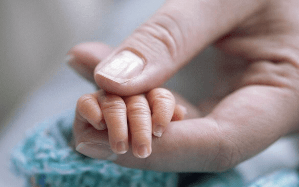 做供精试管婴儿生育的孩子长相更像谁？