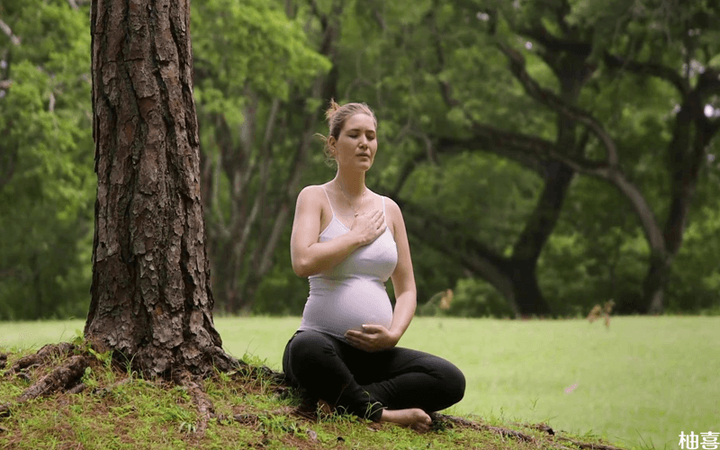 7—9月孕妇瑜伽动作