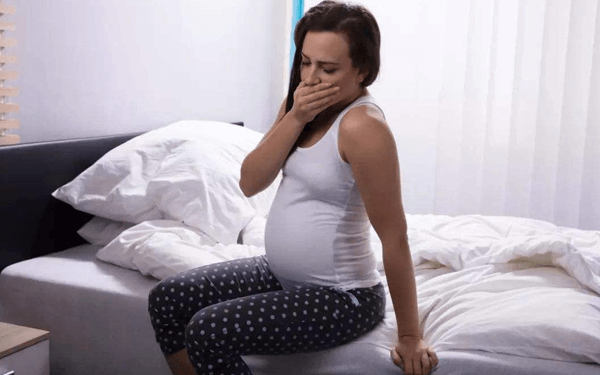 为什么都说怀孕经常吐口水肯定生下女宝宝？