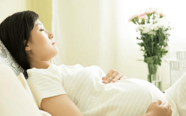 孕妇17周胎盘低怎么躺合适?求科学的睡姿?