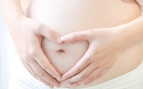 孕妇的肚子为什么忌讳别人用手摸?是迷信说法吗?