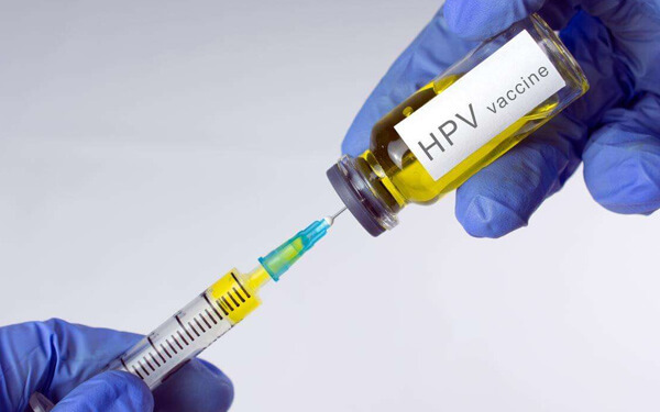 hpv疫苗对年龄有要求，二价、四价、九价适用不同范围