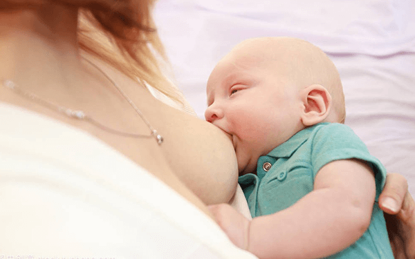 产后4个月乳房变松软表示母乳不足吗?