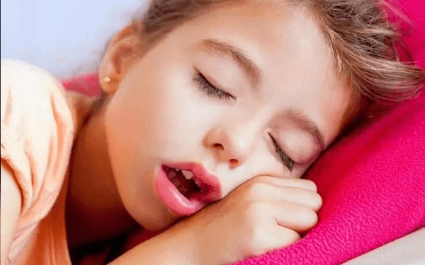 孩子张嘴呼吸要及时纠正，5大方法可改善干预
