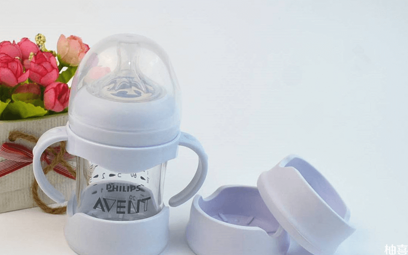 劣质奶瓶会导致宝宝中毒