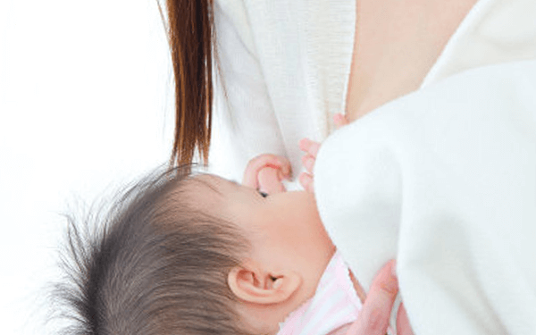 怀孕以前做过隆胸手术，生娃后还可以喂母乳吗?