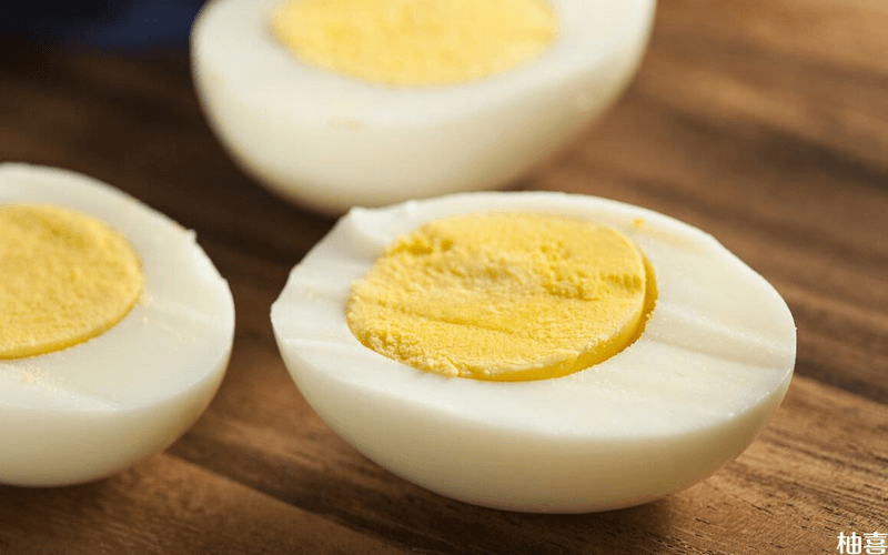 六个月的婴儿每天吃四分之一的蛋黄