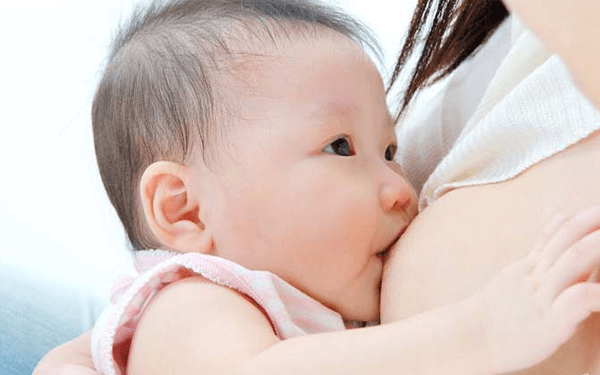 一侧乳房是轻微乳腺炎的哺乳期妈妈可以继续喂奶吗?