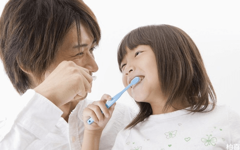 儿童刷牙时呕吐有原因