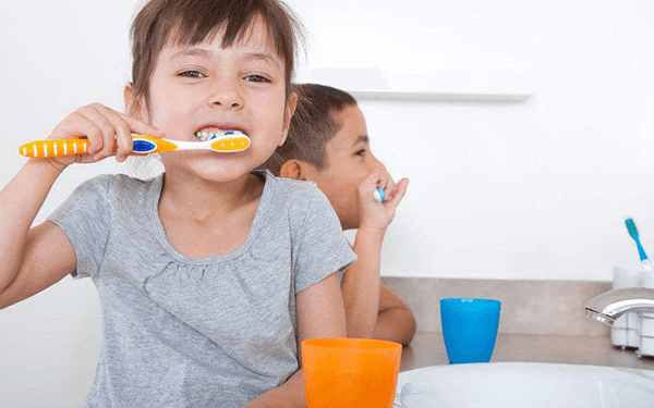 圆弧vs巴氏刷牙法：2种儿童刷牙方式区别对比