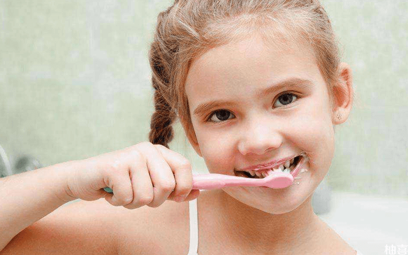 儿童刷牙示意图