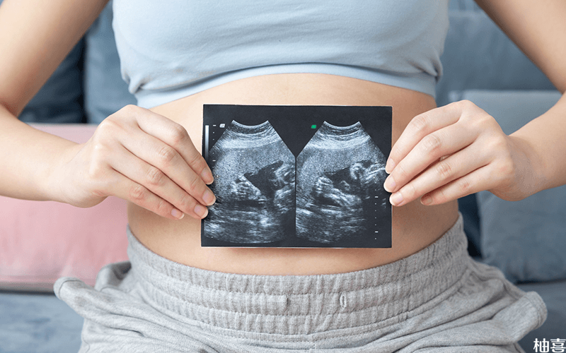 孕晚期b超胎儿头朝下