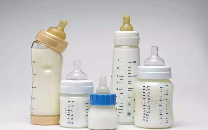 新生儿的奶量因人而异