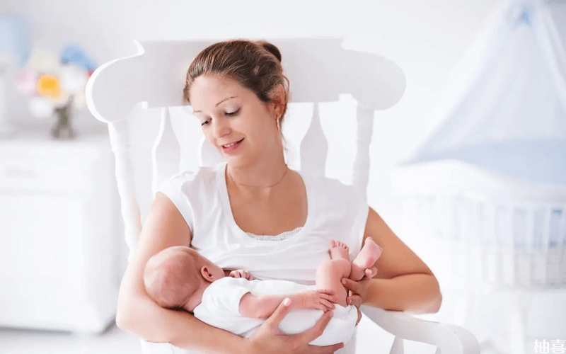 哺乳期母乳喂养的产妇