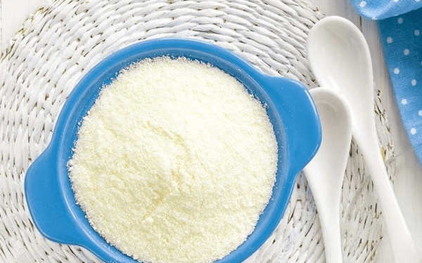 不少奶粉中都有叶黄素成分，请问具体能起到什么作用?
