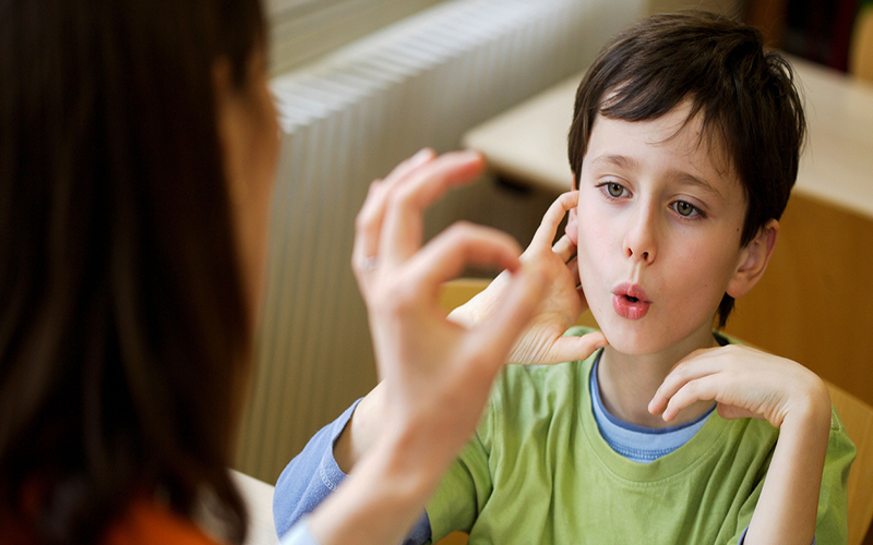 听力有问题会影响到孩子说话